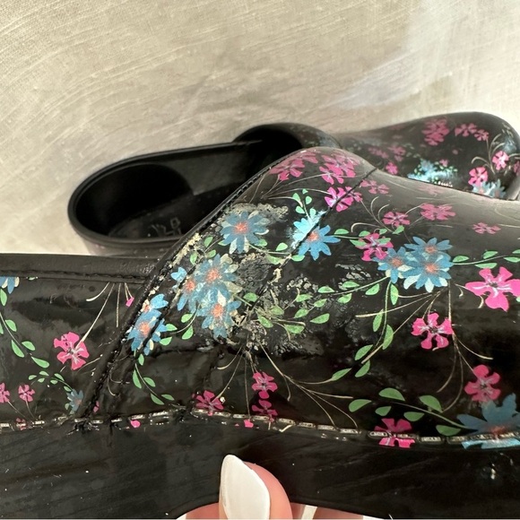 Dansko black leather pink and blue floral flower clogs nurse shoes - Picture 9 of 14